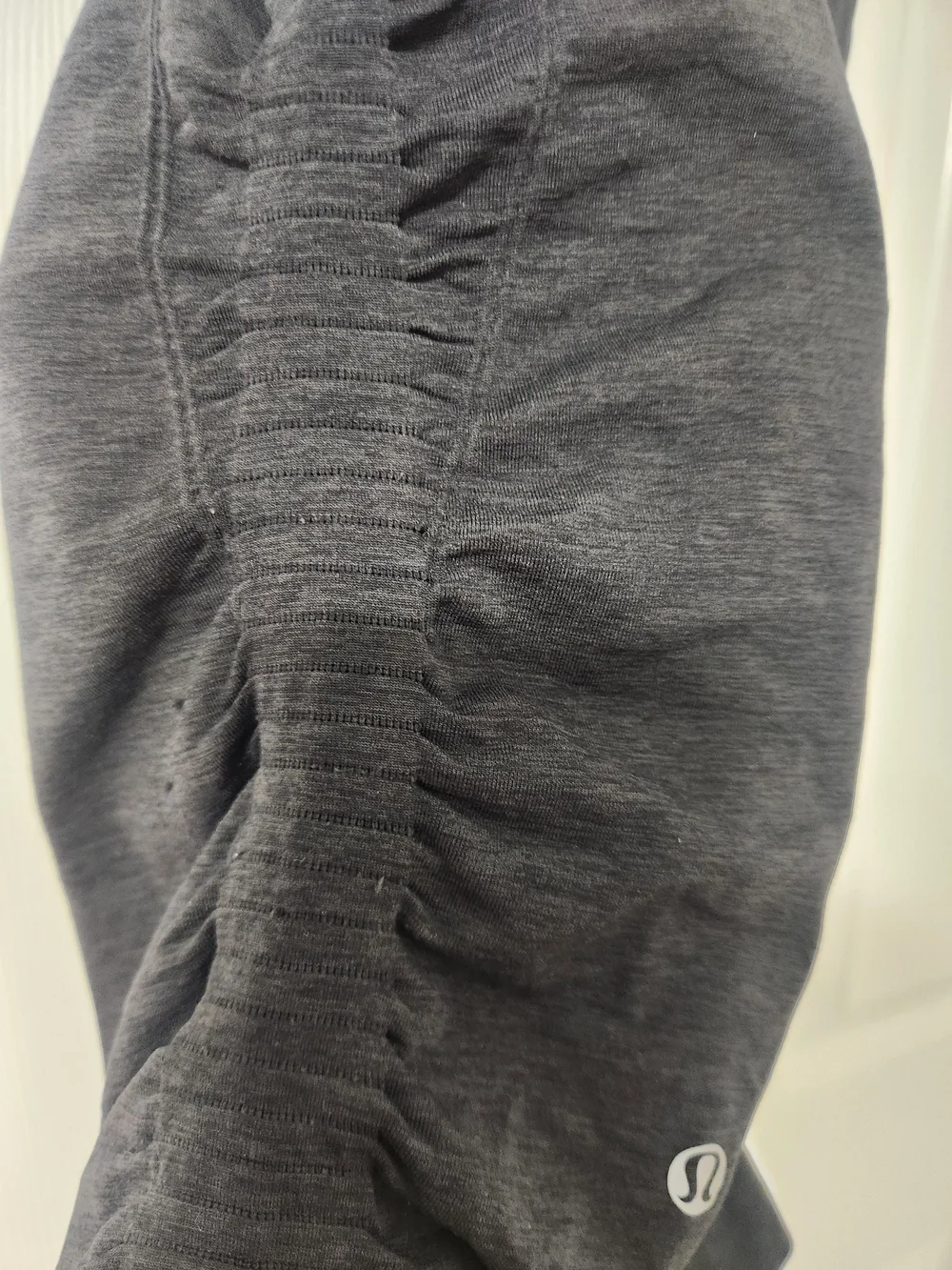 lululemon athletica scoop compare